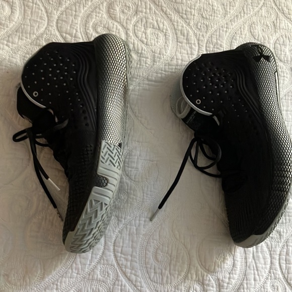 Under armor - Picture 4 of 5